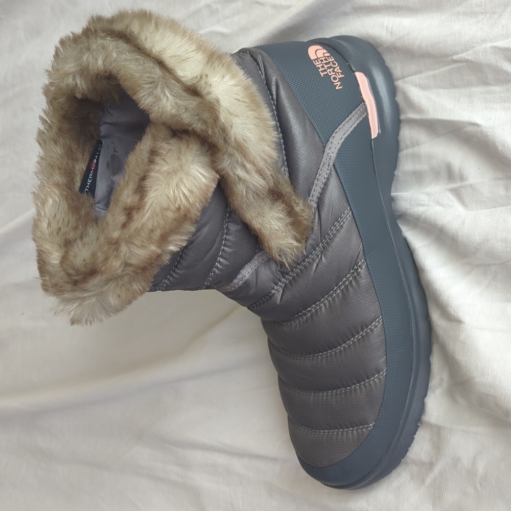 The North Face Women's Thermoball Microbaffle Bootie II - Picture 8 of 12
